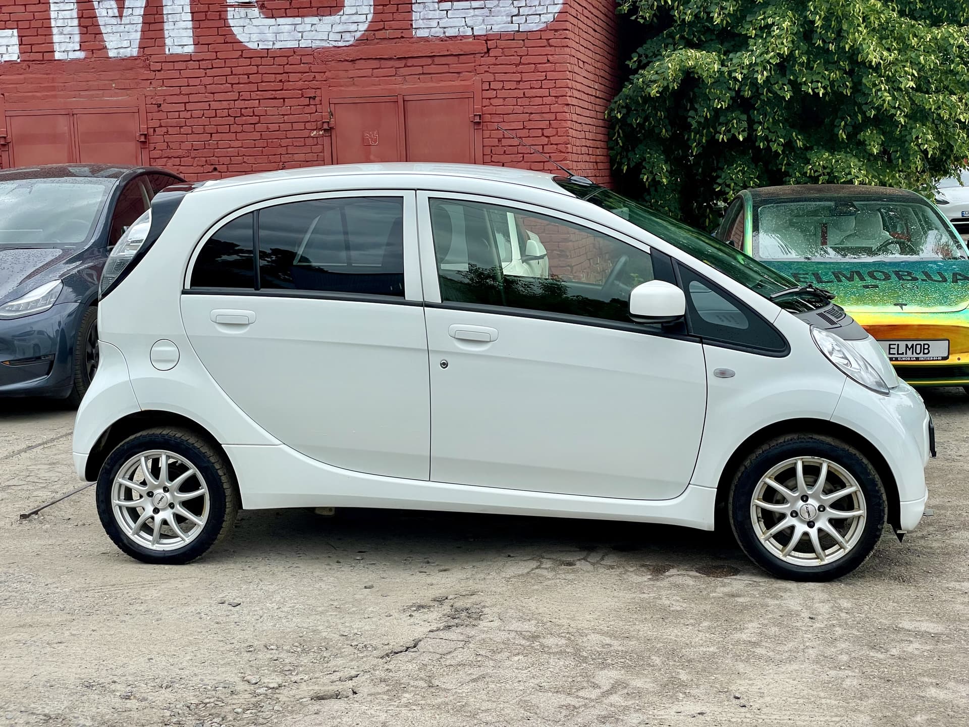 Mitsubishi i-MiEV 2012