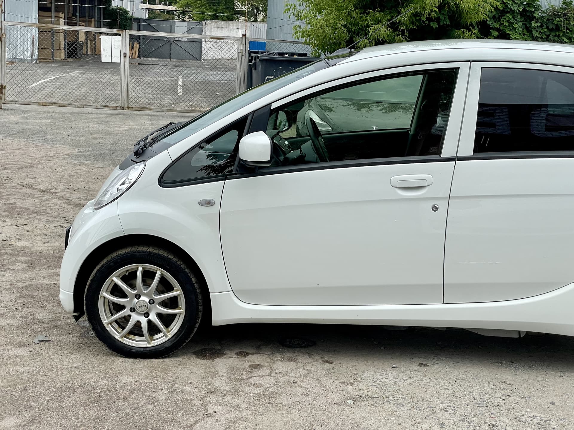 Mitsubishi i-MiEV 2012
