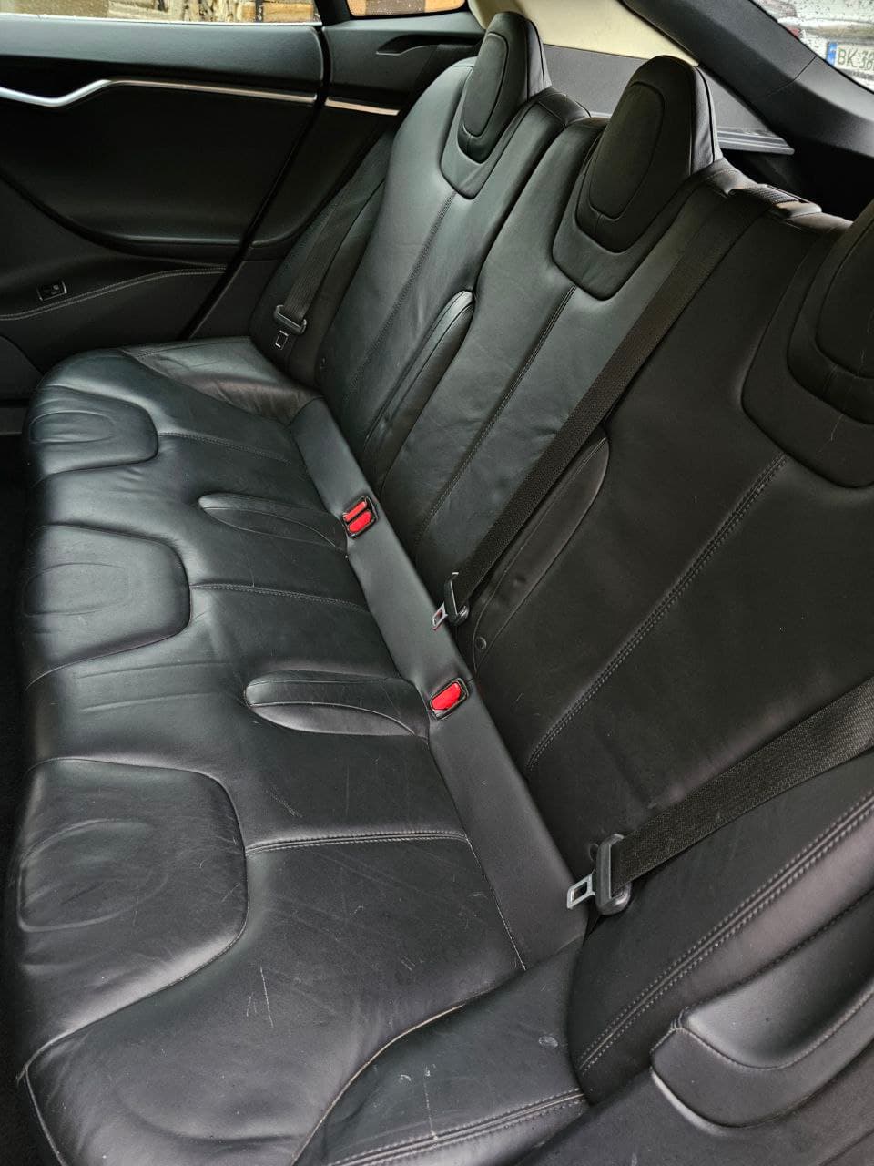 Tesla Model S 2014