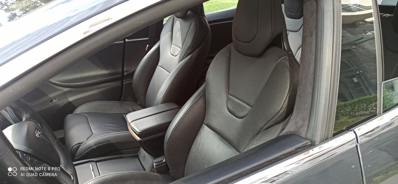 Tesla Model S 2016