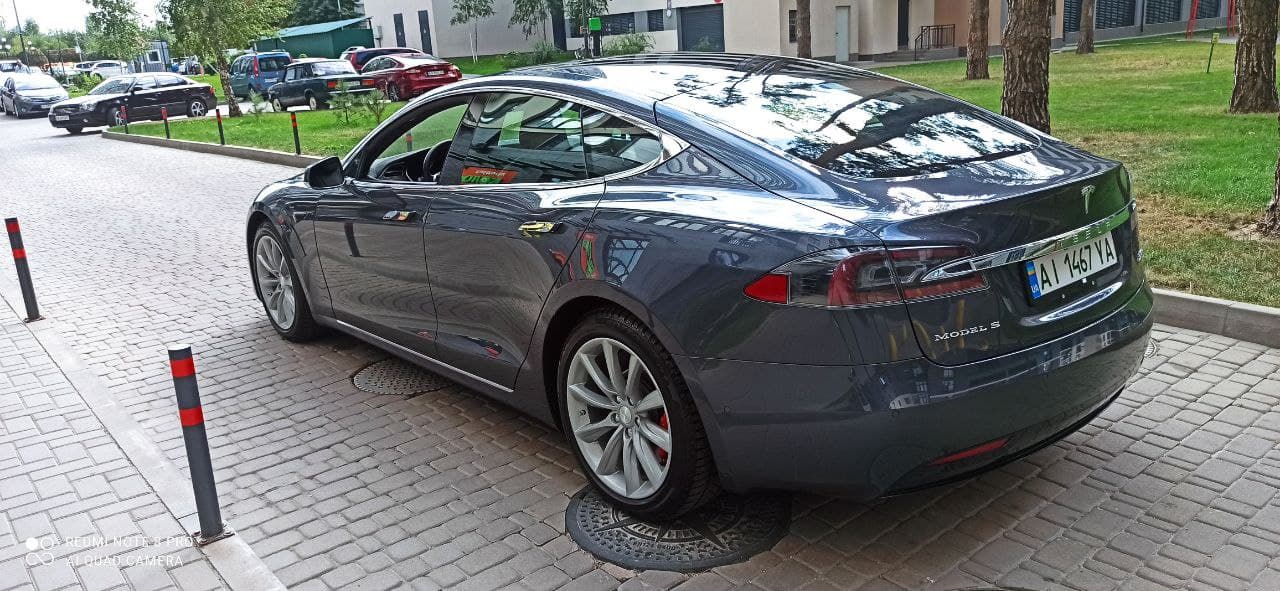 Tesla Model S 2016