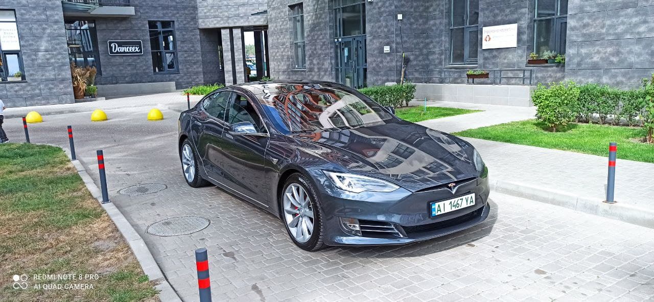 Tesla Model S 2016
