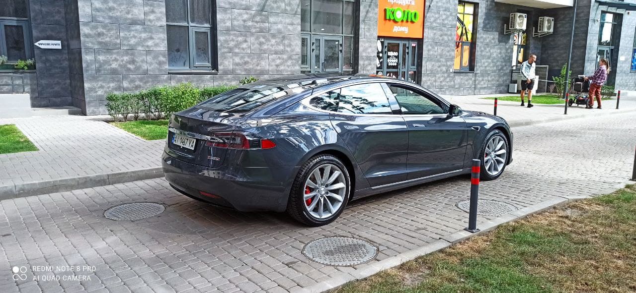 Tesla Model S 2016