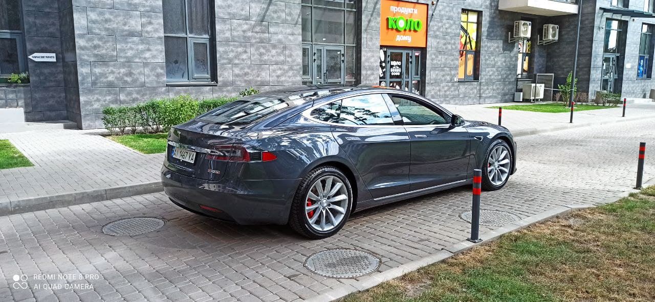 Tesla Model S 2016
