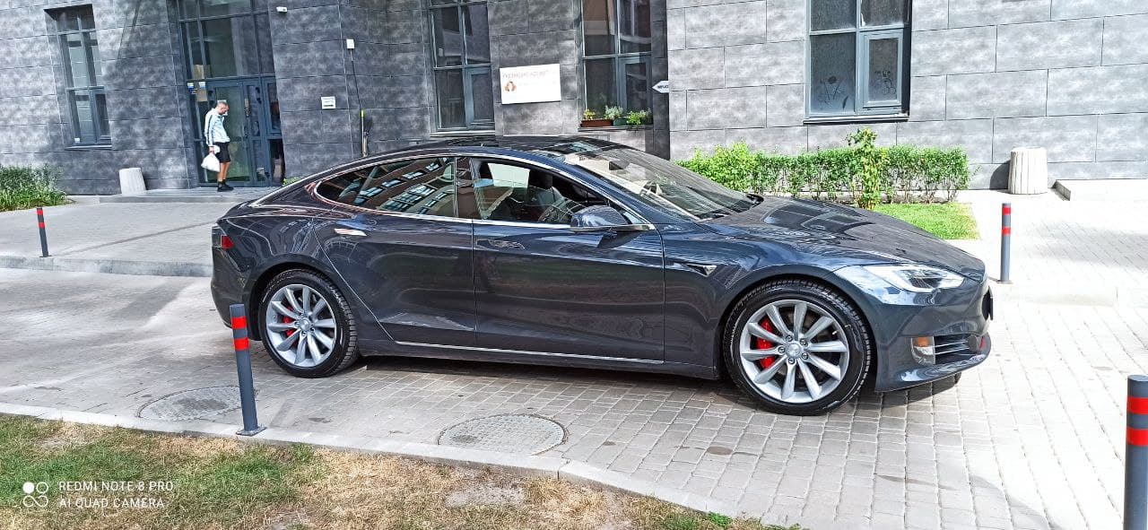 Tesla Model S 2016