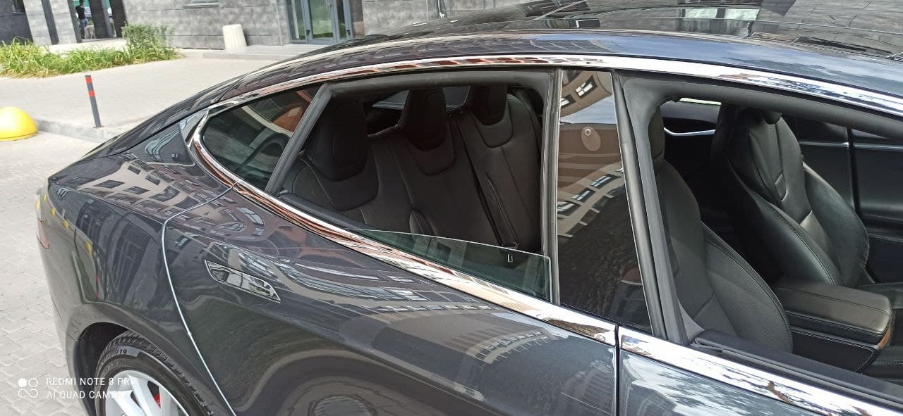 Tesla Model S 2016
