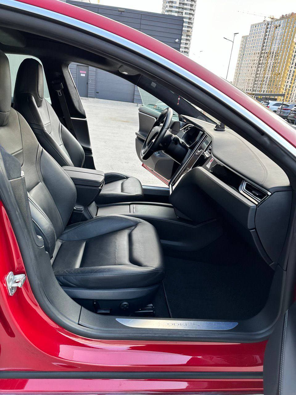 Tesla Model S 2016
