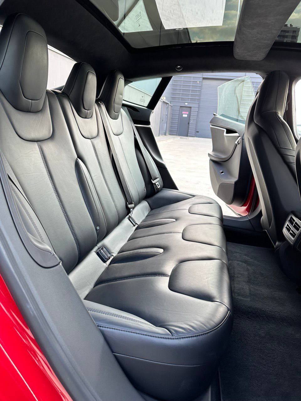 Tesla Model S 2016