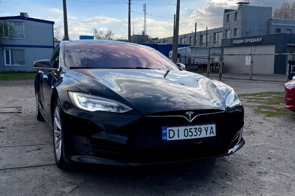 Tesla Model S 2018