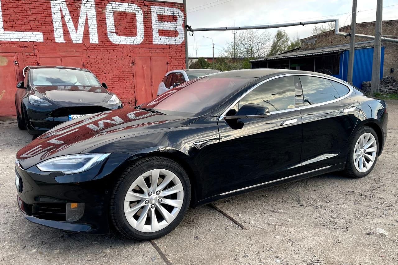 Tesla Model S 2018