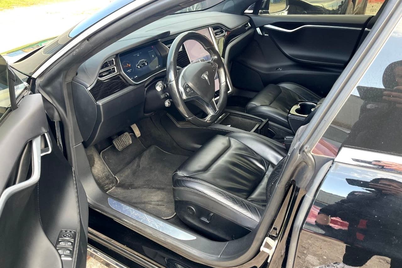 Tesla Model S 2018