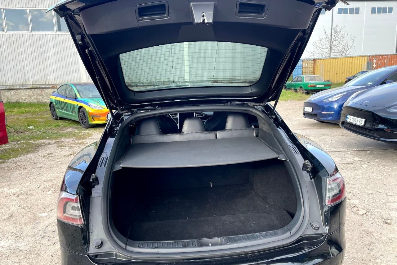 Tesla Model S 2018