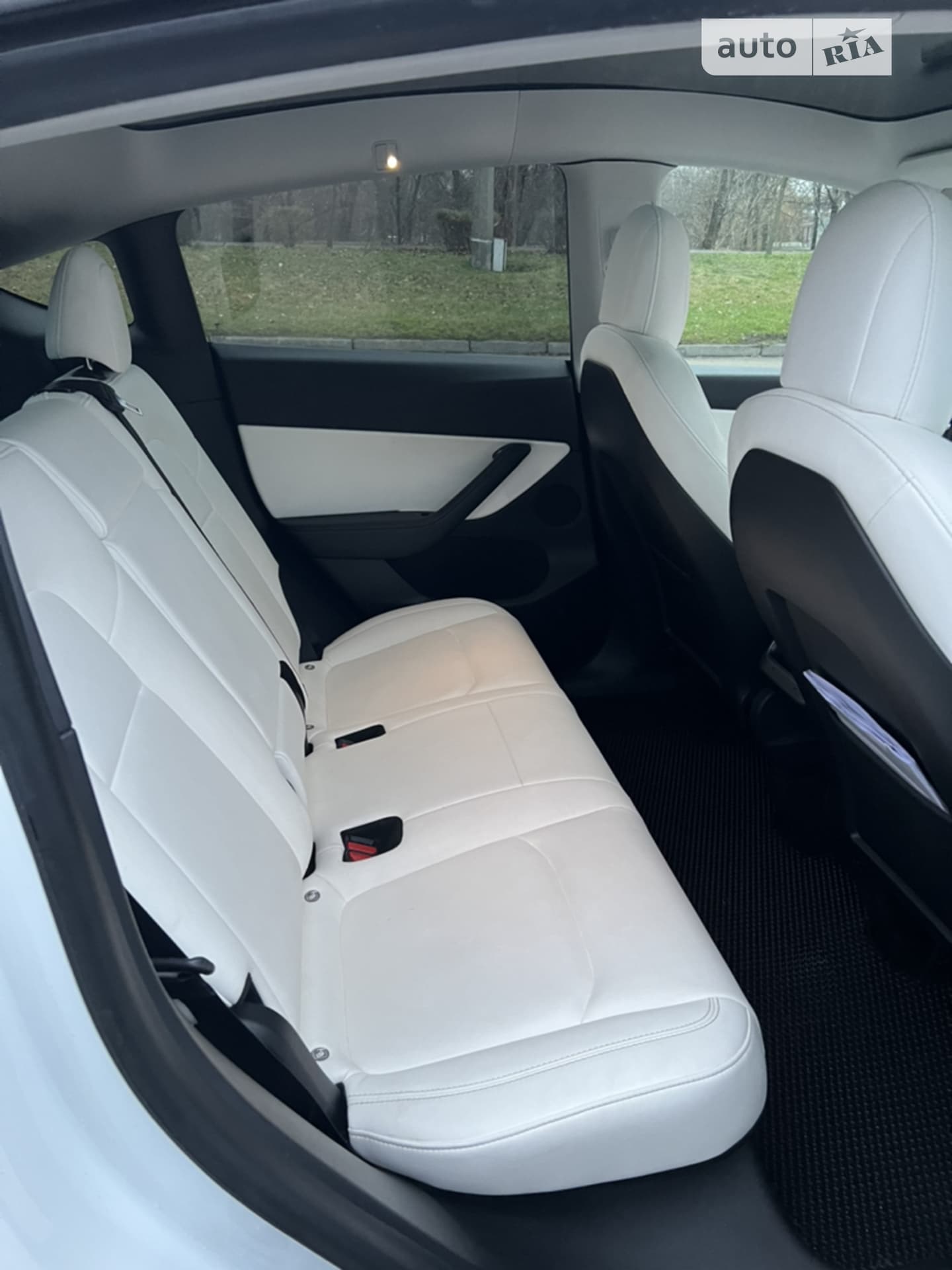 Tesla Model Y 2021