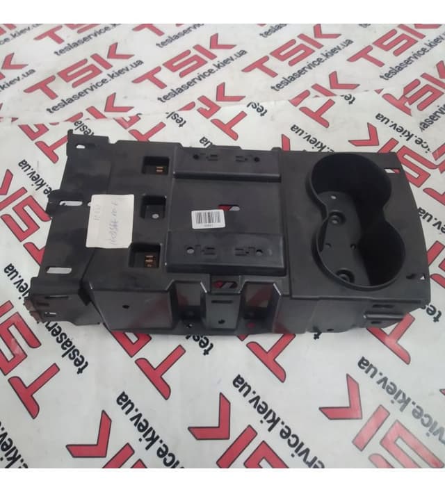 Корпус подстаканника консоли {MS_MSR_MX}, Tesla Model S (OEM 1002366-00-E)