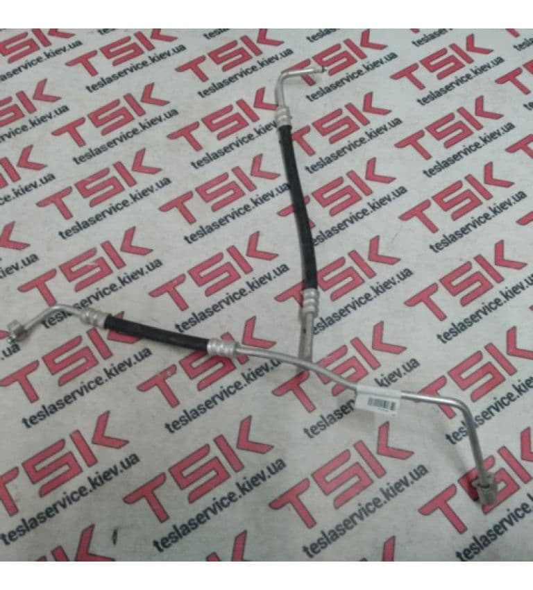 Трубка радиатора кондиционера правого, Tesla Model S (OEM 1004294-00-A)