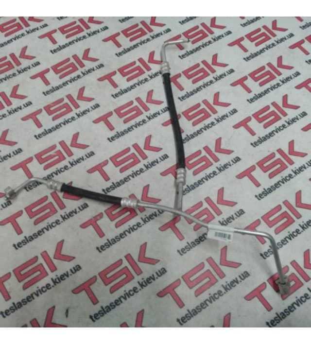 Трубка радиатора кондиционера правого, Tesla Model S (OEM 1004294-00-A)