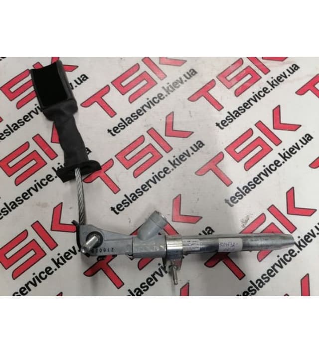 Пиропатрон ремня безопасности водителя {MS_MSR} пассажира, Tesla Model S (OEM 1004532-05-F)