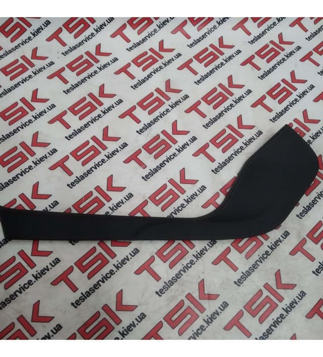Панель центральной консоли, правая {MS_MSR}, Tesla Model S (OEM 1004705-02-E)