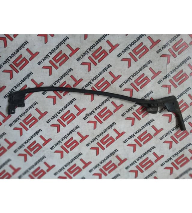 Уплотнитель двери задней правой, передний {MS_MSR2}, Tesla Model S (OEM 1005423-00-D)