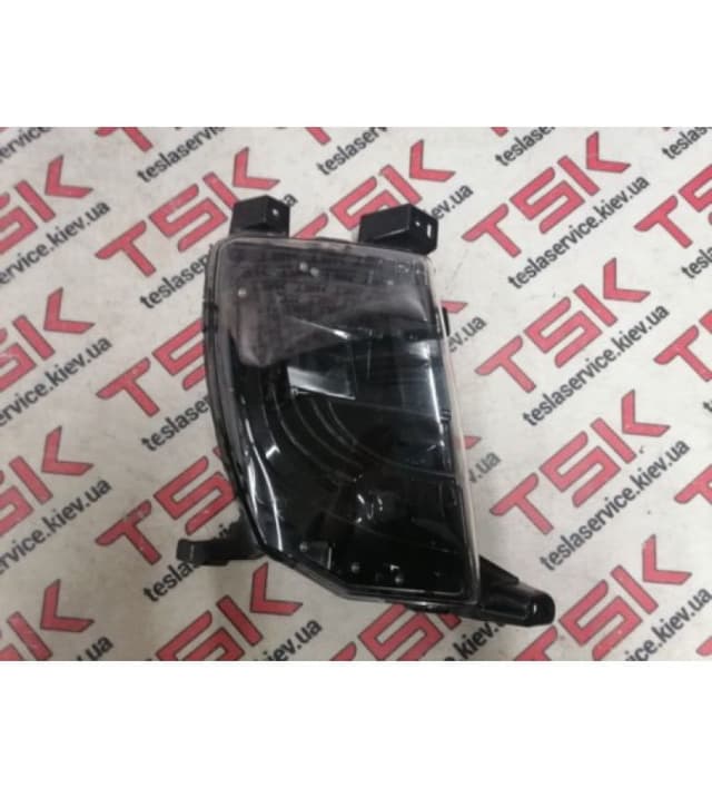 Фара противотуманная правая (обманка) (EUR) {MS_MSR}, Tesla Model S (OEM 1006000-00-D)