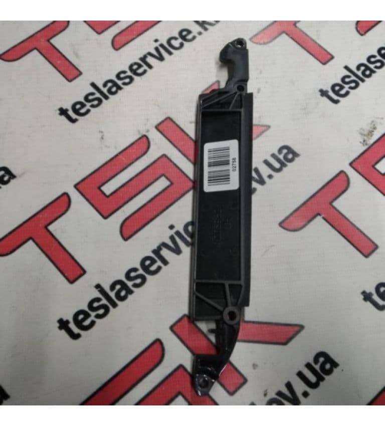 Пластина ручки двери левая {MS_MSR}, Tesla Model S (OEM 1008982-00-D)