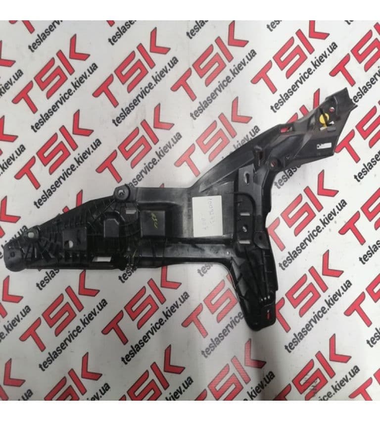 Кронштейн стойки С, правый {MS_MSR}, Tesla Model S (OEM 1009273-00-F)