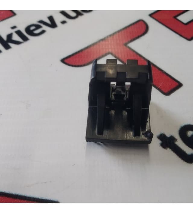 LATCH RELEASE 40 RH, Tesla Model S (OEM 1013173-00-A)