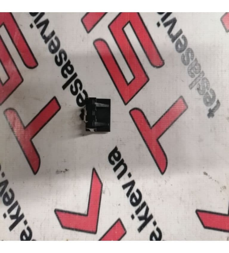 Ручка аварийного открытия крышки багажника {MS_MSR}, Tesla Model S (OEM 1013417-00-B)