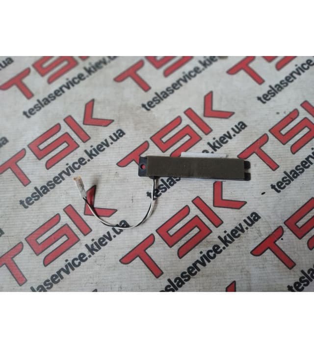 Антенна пассивного открытия автомобиля {MS,MSR}, Tesla Model S (OEM 1014951-00-A)