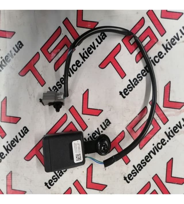 Замок ремня безопасности 2-го ряда {MS_MSR}, Tesla Model S (OEM 1018791-05-D)