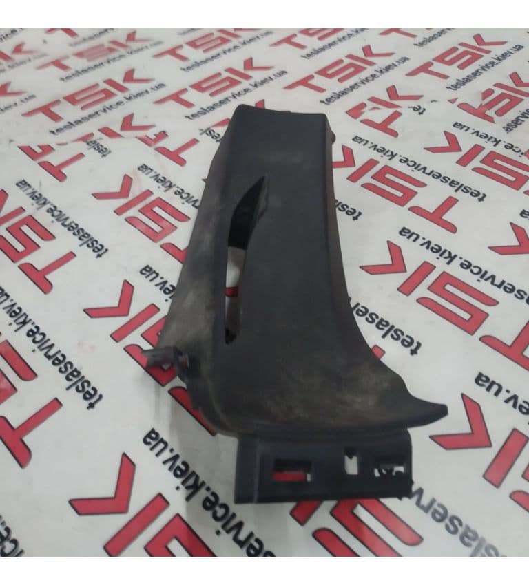 Накладка ремня безопасности стойки-С левой {MS_MSR}, Tesla Model S (OEM 1024730-00-B)