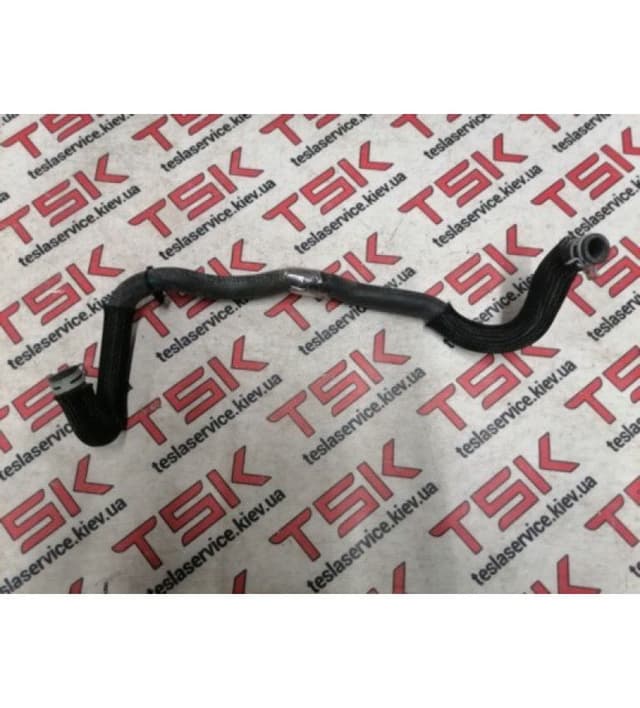 Шланг системы охлаждения DUAL MOTOR, Tesla Model S (OEM 1030814-00-D)