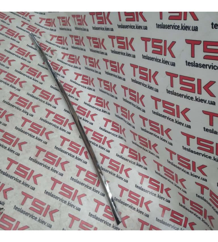 Накладка верхняя двери задней левой, хром, Tesla Model X (OEM 1032249-00-J)