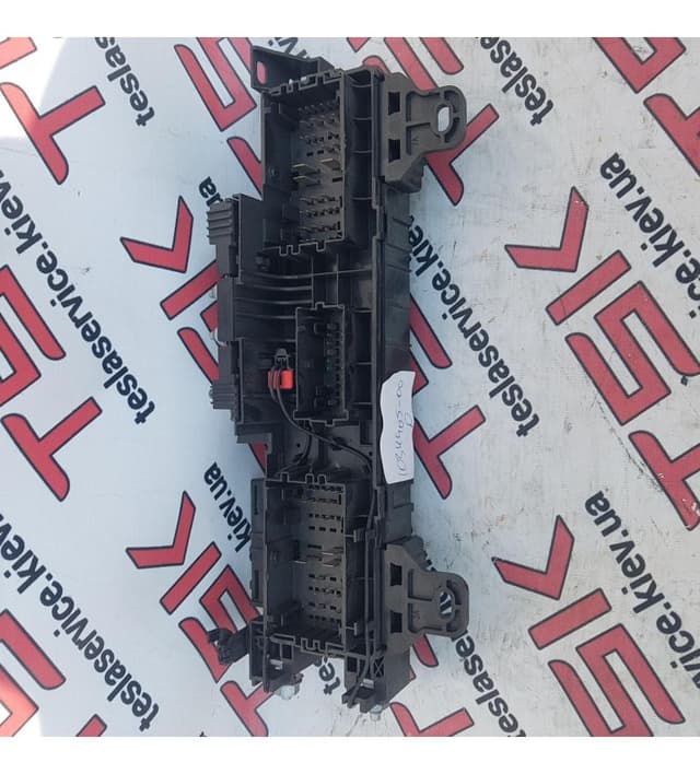 Блок предохранителей, Tesla Model S (OEM 1034405-00-D)