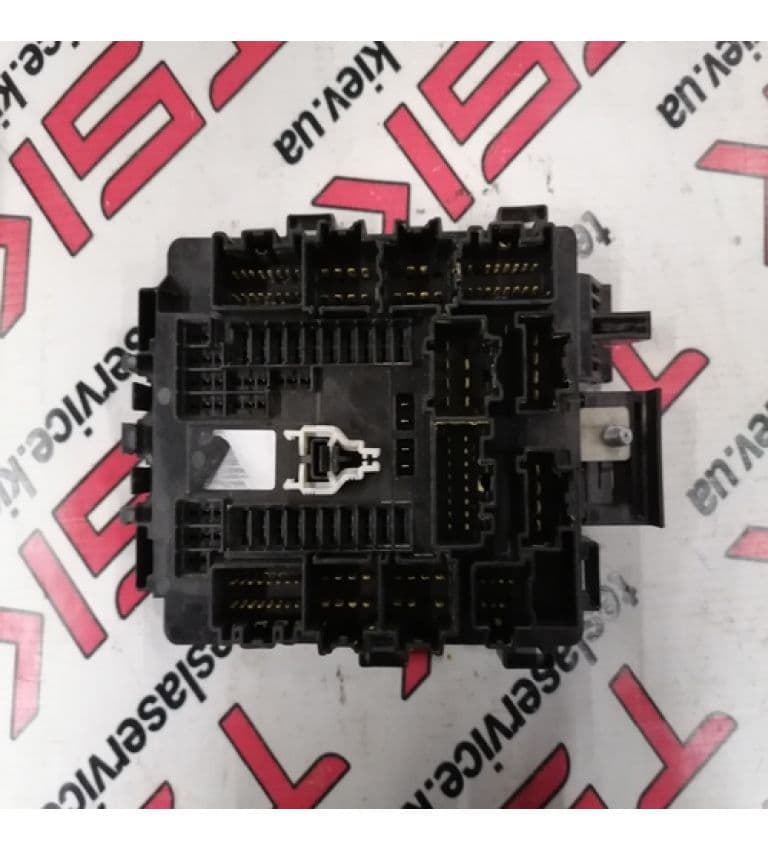 Блок предохранителей 12V, Tesla Model S (OEM 1034409-00-B)