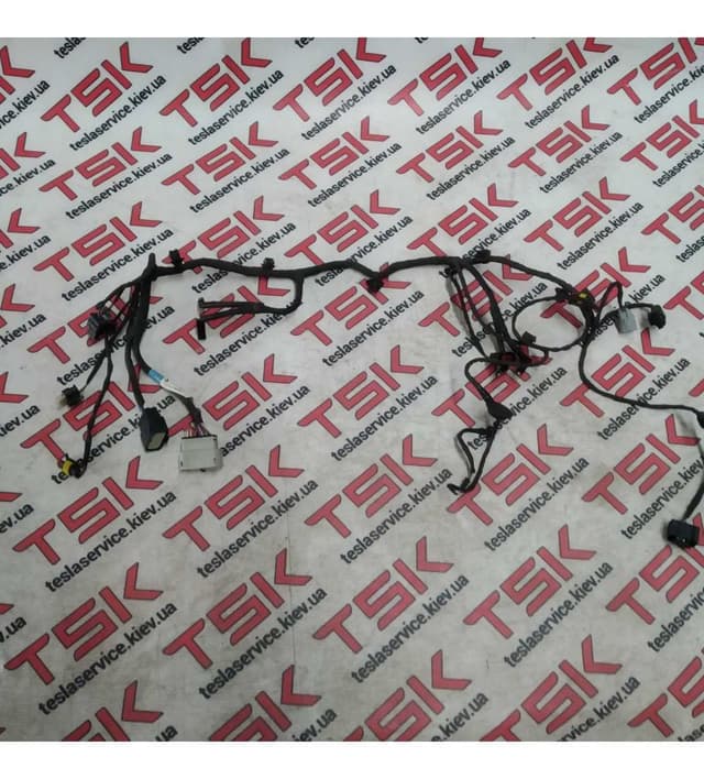 Электропроводка панели радиаторов, Tesla Model S (OEM 1035338-00-T)
