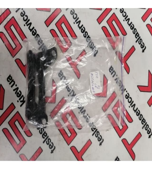 Направляющая люка, левая сторона {MS_MSR}, Tesla Model S (OEM 1035764-00-D)