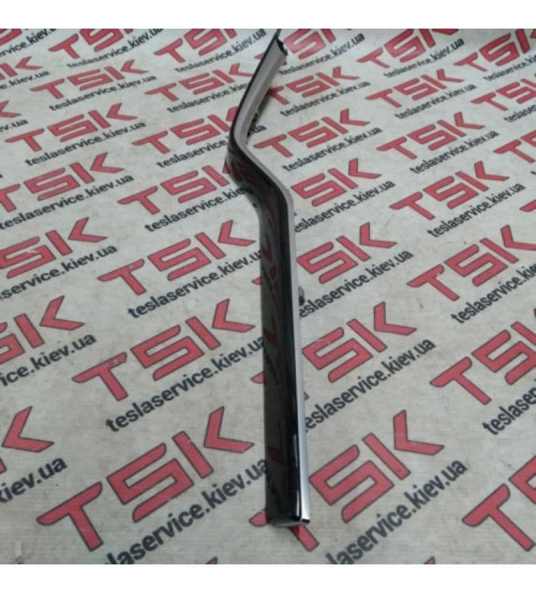 Накладка декор передней правой двери BURL BLACK, Tesla Model X (OEM 1035812-10-B)