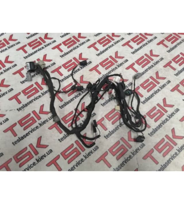 Электропроводка панели радиаторов 2WD, Tesla Model S (OEM 1037524-04-M)