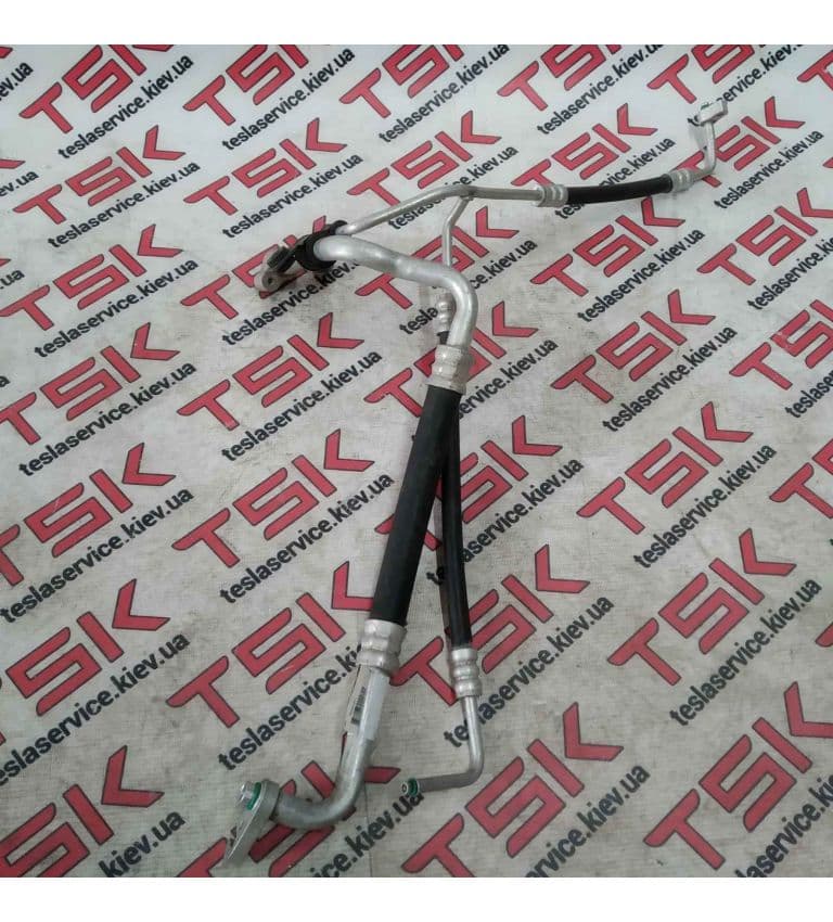 Трубки радиатора, Tesla Model S (OEM 1038025-00-A)