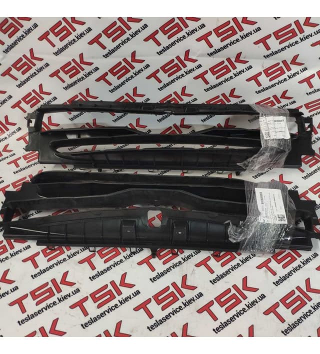Диффузор передний центрального радиатора (под радар), Tesla Model S (OEM 1038208-00-B)