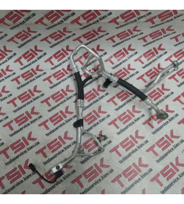 Клипса трубопровода кондиционера 7x12, Tesla Model S (OEM 1039293-00-A)
