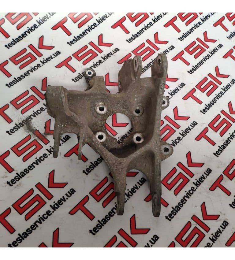 Кулак задний правый 2WD {MS_MSR}, Tesla Model S (OEM 1042507-00-B)