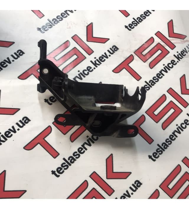 Кронштейн блока АБС, Tesla Model S (OEM 1044741-00-D)