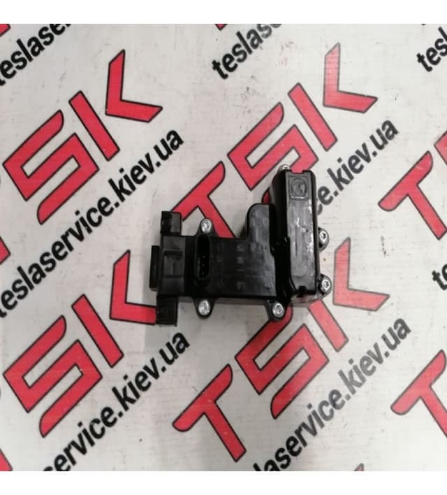 Привод двери передней правой, Tesla Model X (OEM 1045354-00-B)