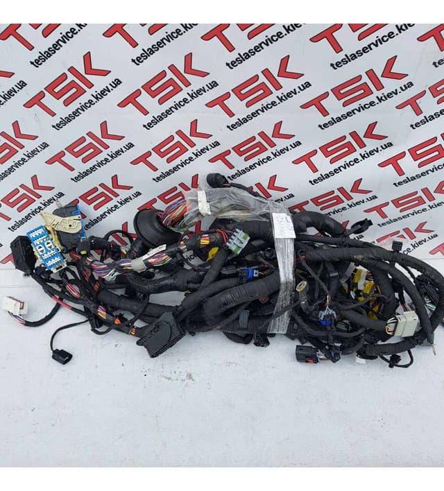 Электропроводка подкапотнная (4WD,FRUNK,AIR), Tesla Model S (OEM 1046132-82-P)