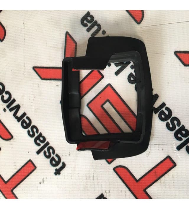 Кожух радара резиновый, Tesla Model S (OEM 1046827-00-A)