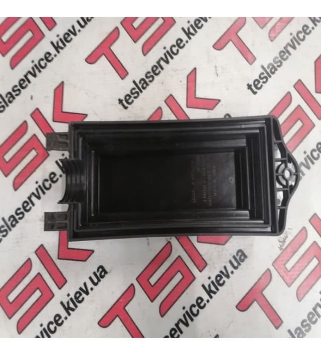 Крышка блока управления передняя {MX|, Tesla Model X (OEM 1047043-00-D)