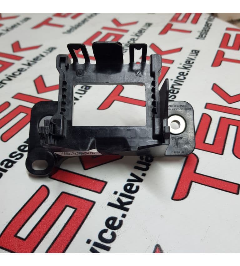 Кронштейн радара левый, Tesla Model X (OEM 1047097-00-D)