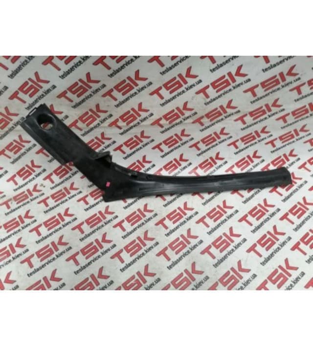 Облицовка багажного проема, правая, Tesla Model X (OEM 1047321-00-E)